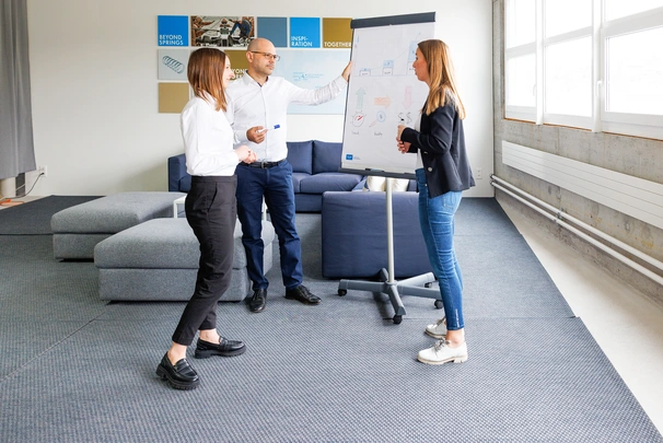 EIN EXPERTENTEAM MIT LOKALEN ANSPRECHPARTNERN DIREKT AN IHRER SEITE. EIN EXPERTENTEAM MIT LOKALEN ANSPRECHPARTNERN DIREKT AN IHRER SEITE.